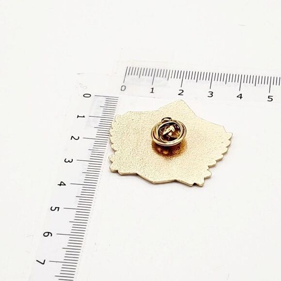 2/$20 Brand New Hello Kitty Brooch Pins - Picture 4 of 4